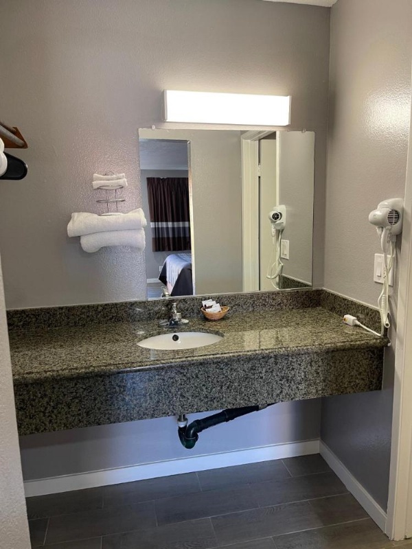 El Segundo Inn image 19